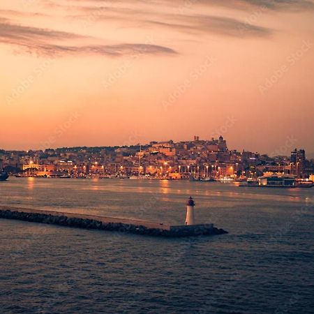 Central Moon Cagliari Vista Mare Luaran gambar